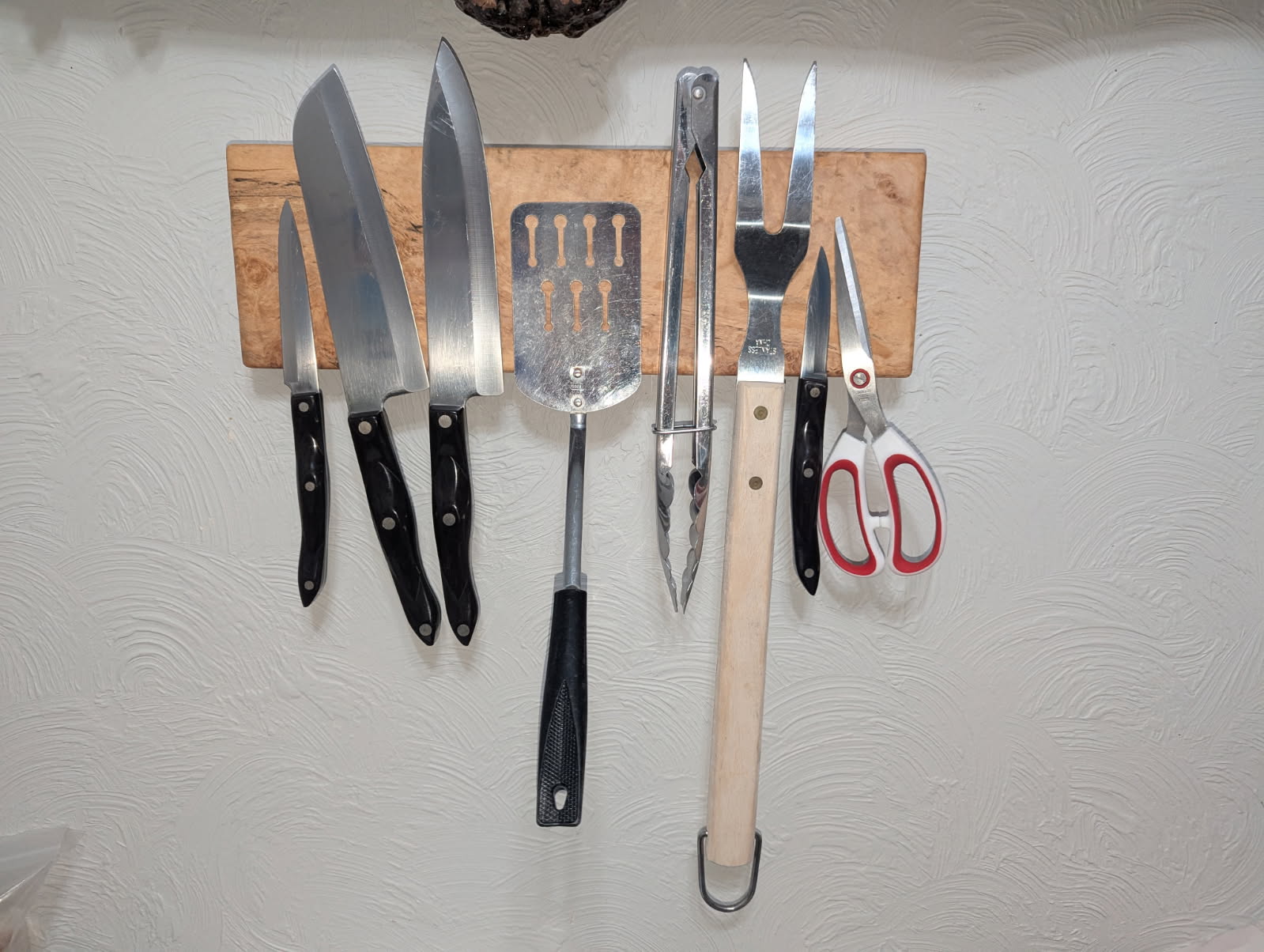 15 Magnetic Knife Holder B